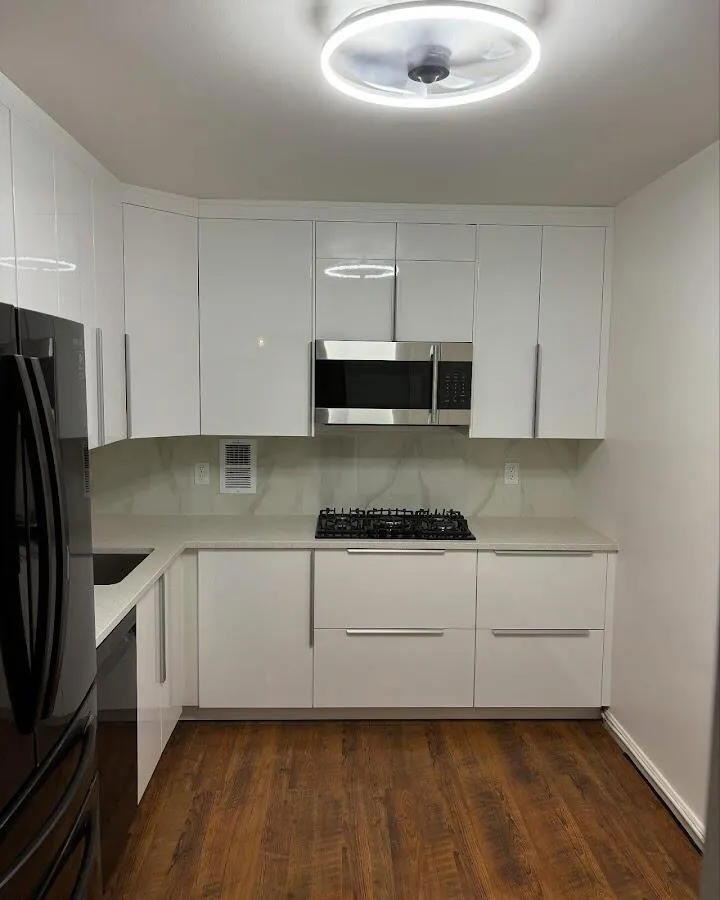 Renovated kitchen with quartz countertops in Modesto